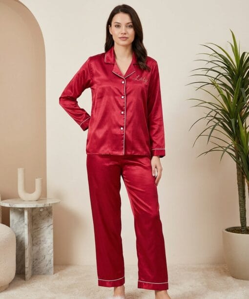 Kırmızı Saten Pijama Takımı - Şık ve Rahat Şortlu Takım